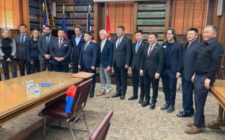 АНУ-Д ТОМИЛОЛТООР ЯВСАН Х.НЯМБААТАР ӨНӨӨДӨР МОНГОЛД ИРНЭ