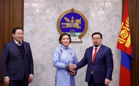 Л.НИНЖЖАМЦЫГ “ХӨДӨЛМӨРИЙН ГАВЬЯАНЫ УЛААН ТУГИЙН ОДОН”-ГООР ШАГНАЖЭЭ