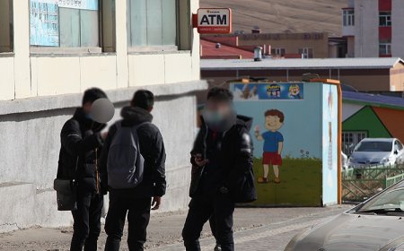 ХҮҮХДЭД ЭЛЕКТРОН ТАМХИ ЗАРАХГҮЙ БАЙХ АЯНЫГ ӨНӨӨДРӨӨС ЭХЛҮҮЛЖ БАЙНА