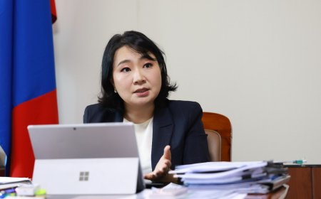 О.НОМИНЧИМЭГ: ГУРВАН Т.НЯМДАВААГ РЕГИСТРИЙН ДУГААРААР НЬ Л ЯЛГАЖ БАЙНА