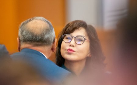 Д.САРАНГЭРЭЛ: КОВИД-ЫН ТӨСӨВТЭЙ ХОЛБООТОЙ АСУУДЛЫГ Т.МӨНХСАЙХАН, С.ЭНХБОЛД НАРААС АСУУ