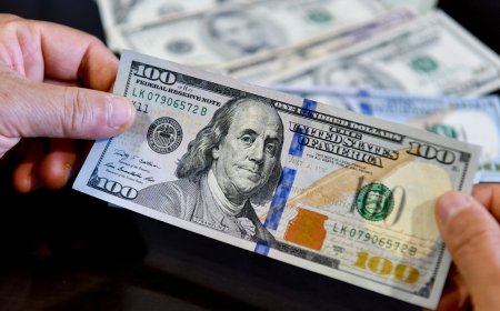 ВАЛЮТЫН ХАДГАЛАМЖ 1.5 ИХ НАЯД ТӨГРӨГӨӨР БУУРААД БАЙНА