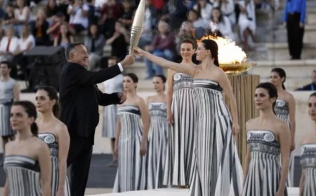 ГРЕК УЛС ОЛИМПЫН ГАЛЫГ ПАРИСЫН ТАЛД ХҮЛЭЭЛГЭН ӨГЛӨӨ