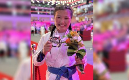 Б.ЦЭНДЖАВ АЗИ ТИВИЙН АВАРГААС МӨНГӨН МЕДАЛЬ ХҮРТЛЭЭ