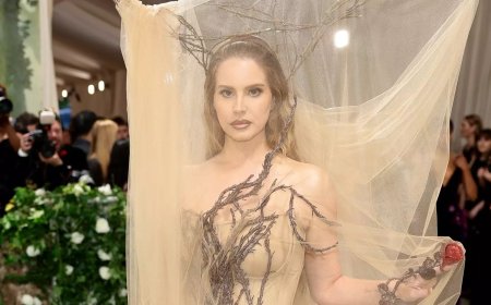 ФОТО МЕТ ГАЛА-2024: ОЛНЫГ АЛМАЙРУУЛСАН ОДДЫН ХУВЦАСЛАЛТЫГ ТАНИЛЦУУЛЖ БАЙНА