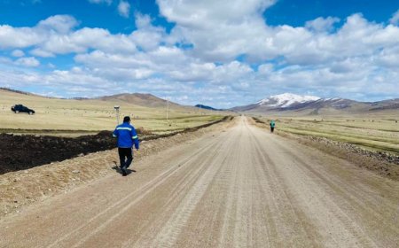 ДОРНОД АЙМГИЙН ХЭРЛЭН СУМААС ХАВИРГЫН БООМТ ЧИГЛЭЛИЙН 124.5 КМ ЗАМЫН БАРИЛГЫН АЖИЛ ҮРГЭЛЖИЛЖ БАЙНА
