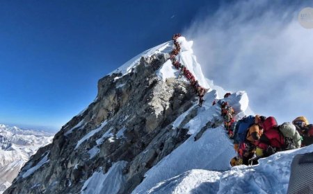 ЭР ЗОРИГТНУУДЫН "ОРШУУЛГЫН ГАЗАР" БОЛСОН ЭВЕРЕСТИЙГ ҮЗЭХ ГЭЖ ЖИЛД 25 МЯНГАН ЖУУЛЧИН ОЧДОГ
