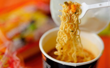 ДАНИ УЛСЫН ЭРХ БАРИГЧИД ХЭТ ИХ ХАЛУУН НОГООТОЙ ГЭСЭН ШАЛТГААНААР ӨМНӨД СОЛОНГОСЫН БЭЛЭН ХООЛЫГ ХУДАЛДААНААС ТАТЖЭЭ