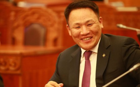 Н.НОМТОЙБАЯР: БИ ЧИНЬ МАН-ААС ГУРВАНТАА ХӨӨГДСӨН ХҮН ДАХИН ТИЙШ ЗҮГЛЭЭД БАЙХ СЭТГЭЛ Ч АЛГА