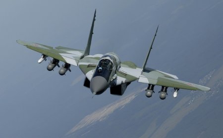 ОХУ-ЫН ЦЭРГИЙН ОНГОЦ ЯПОНЫ АГААРЫН ХИЛД ХУУЛЬ БУСААР НЭВТЭРЛЭЭ