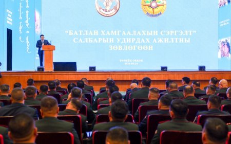 ЕРӨНХИЙ САЙД Л.ОЮУН-ЭРДЭНЭ: ЗЭВСЭГТ ХҮЧИН, БАТЛАН ХАМГААЛАХЫН САЛБАРТ ХҮНИЙ ЭРХИЙГ ДЭЭДЛЭХЭД АНХААРЧ АЖИЛЛААРАЙ