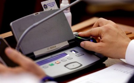 УИХ: ЭНЭ ДОЛОО ХОНОГТ ЧУУЛГАНЫ НЭГДСЭН ХУРАЛДААНААР