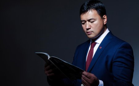 ДАРХАН АВАРГА А.СҮХБАТ ХАН ХӨХИЙ НУРУУ РУУ ЗӨВШӨӨРӨЛГҮЙГЭЭР БУУТАЙ НЭВТЭРСЭН ТУЛ НЭГ САЯ ТӨГРӨГӨӨР ТОРГУУЛЖЭЭ