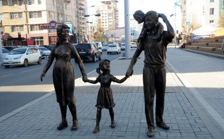 УЛААНБААТАРТ 3 ХЭМ ДУЛААН БАЙНА