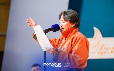 А.ЛХАГВА "БОЛОР ЦОМ"-Д ТҮРҮҮЛЛЭЭ