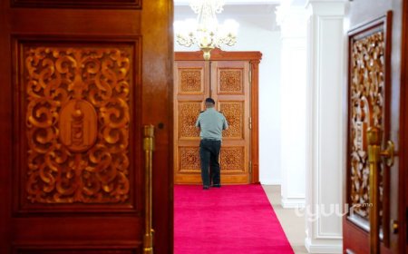 НАМРЫН ЧУУЛГАН ЭНЭ ДОЛОО ХОНОГТ ХААГДАНА