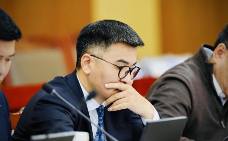 Ч.ЛОДОЙСАМБУУГИЙН САНАЛД 32 ГИШҮҮН ГАРЫН ҮСЭГ ЗУРВАЛ Л.ОЮУН-ЭРДЭНИЙГ ОГЦРУУЛАХ АСУУДЛЫГ ХЭЛЭЛЦЭНЭ