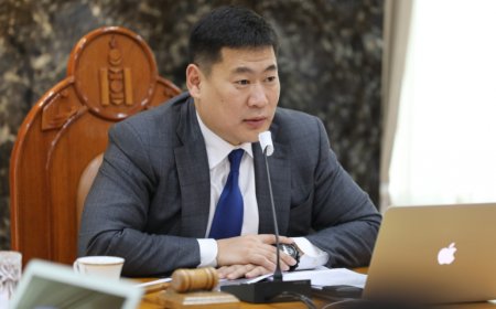 ЕРӨНХИЙ САЙД Л.ОЮУН-ЭРДЭНЭ “ХАМТАРСАН ЗАСГИЙН ГАЗАР ТАРВАЛ БИ АЖЛАА ӨГНӨ” ГЭЖЭЭ