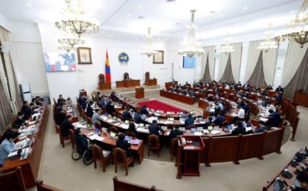 ЧУУЛГАН: “ЗАСГИЙН ГАЗРЫН ӨРИЙН БАТАЛГАА ГАРГАХ ЗӨВШӨӨРӨЛ ОЛГОХ ТУХАЙ” УИХ-ЫН ТОГТООЛЫН ТӨСЛИЙГ ЯАРАЛТАЙ ГОРИМООР ХЭЛЭЛЦЭХИЙГ ДЭМЖЛЭЭ