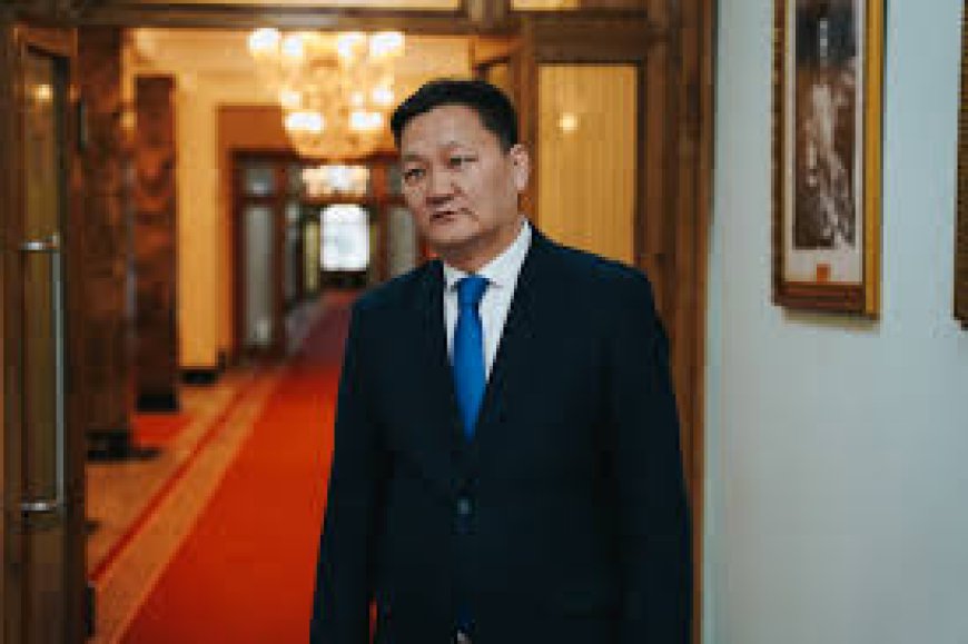 ЕРӨНХИЙЛӨГЧИД ЗӨВЛӨЖ БАЙСАН Б.ДАВААДАЛАЙ, Г.ЗАНДАНШАТАРЫН АХЛАХ ЗӨВЛӨХӨӨР ОЧЖЭЭ