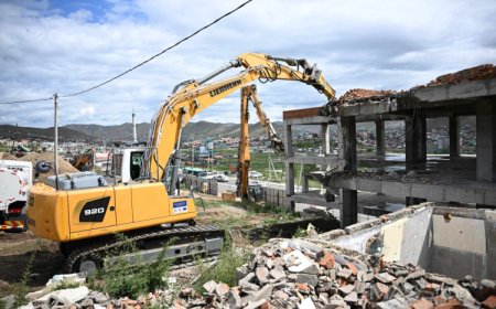 СЭЛБЭ ХОТ ТӨСЛИЙН ТАЛБАЙД ЗӨВШӨӨРӨЛГҮЙ БАРИГДСАН БАРИЛГУУДЫГ АЛБАДАН БУУЛГАЖ, ГАРСАН ХОГ ХАЯГДЛЫГ ДАХИН БОЛОВСРУУЛЖ ЭХЭЛЛЭЭ