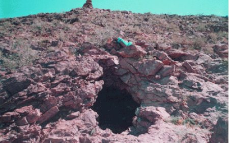 ӨМНӨГОВЬ: ГУРВАН ЗЭЭРДИЙН АГУЙ 1150 МЕТРИЙН ӨНДӨРТ ОРШДОГ