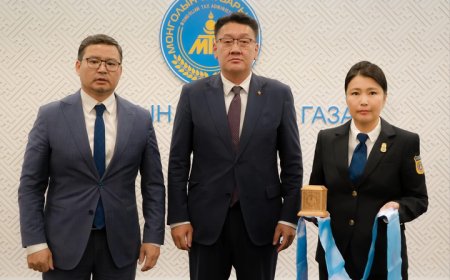 ТАТВАРЫН ЕРӨНХИЙ ГАЗРЫН ДАРГА С.ТӨГСЖАРГАЛ АЖЛАА ХҮЛЭЭН АВЛАА