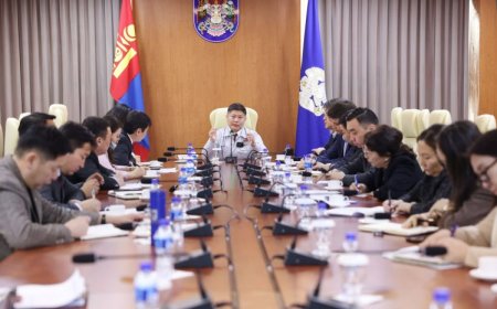 ХОТЫН ДАРГА Х.НЯМБААТАР ДҮҮРГҮҮДИЙН ЗАСАГ ДАРГА, ХЭЛТСИЙН ДАРГА НАРТАЙ НИЙСЛЭЛИЙН ТӨСВИЙН ТӨСЛИЙН ТАЛААР ХЭЛЭЛЦЛЭЭ