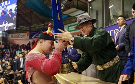 “МОНГОЛ БАХАРХЛЫН ӨДӨР”-Т ЗОРИУЛСАН БАРИЛДААНД УЛСЫН АРСЛАН Э.БАТМАГНАЙ ТҮРҮҮЛЖ, “ЧИНГИС ХААН” ЦОМЫГ ХҮРТЛЭЭ