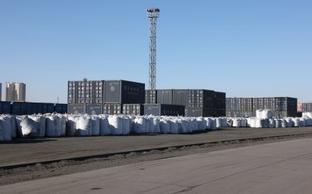 Эрээн хотын гаалийн талбайд 8000 тонн, “Тавантолгой түлш” компанийн үйлдвэрт 35 мянган тонн хагас коксон түлш нөөцлөөд байна