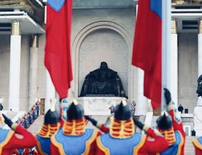 БАЯЛАГ ИХТЭЙ УЛС, ХАРИУЦЛАГА БАГАТАЙ ТӨР