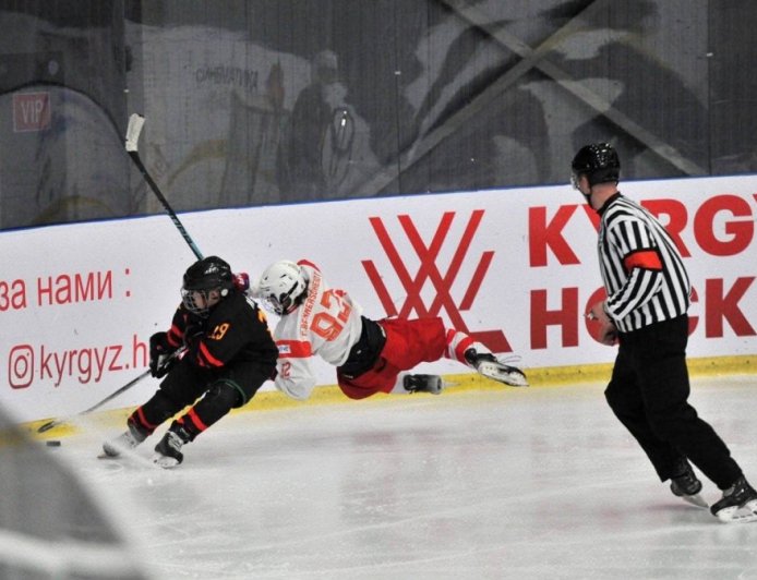 МОНГОЛЫН ӨСВӨРИЙН ХОККЕЙЧИД ИНДОНЕЗИЙН БАГИЙГ 5:2-ООР ХОЖЛОО