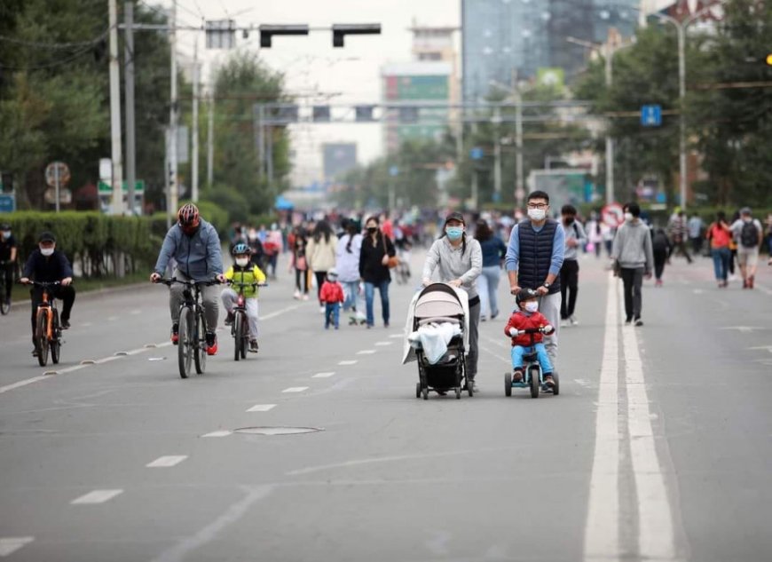 ТАВДУГААР САРЫН 23-НЫ БЯМБА ГАРАГ АВТОМАШИНГҮЙ ӨДӨР БАЙНА
