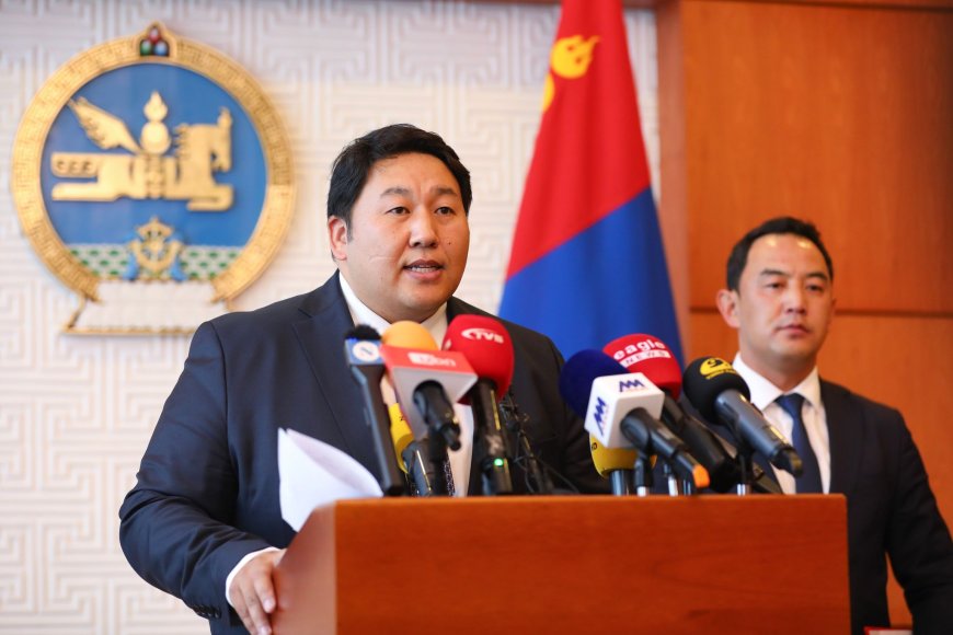 АН-ЫН БҮЛЭГ: ҮАБЗ-ИЙН НАРИЙН БИЧГИЙН ДАРГА А.БЯМБАЖАРГАЛД ЁС ЗҮЙН БОЛОН ХУУЛИЙН ХАРИУЦЛАГА ХҮЛЭЭЛГЭХИЙГ ШААРДАЖ БАЙНА