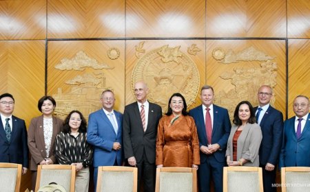 ХБНГУ-ЫН БУНДЕСТАГ ДАХЬ ГЕРМАН-ТӨВ АЗИЙН ПАРЛАМЕНТЫН БҮЛГИЙН ДАРГА КРИСТИАН ГЁРКЕ ТЭРГҮҮТЭЙ ТӨЛӨӨЛӨГЧИД МОНГОЛ УЛСАД АЙЛЧИЛЖ БАЙНА