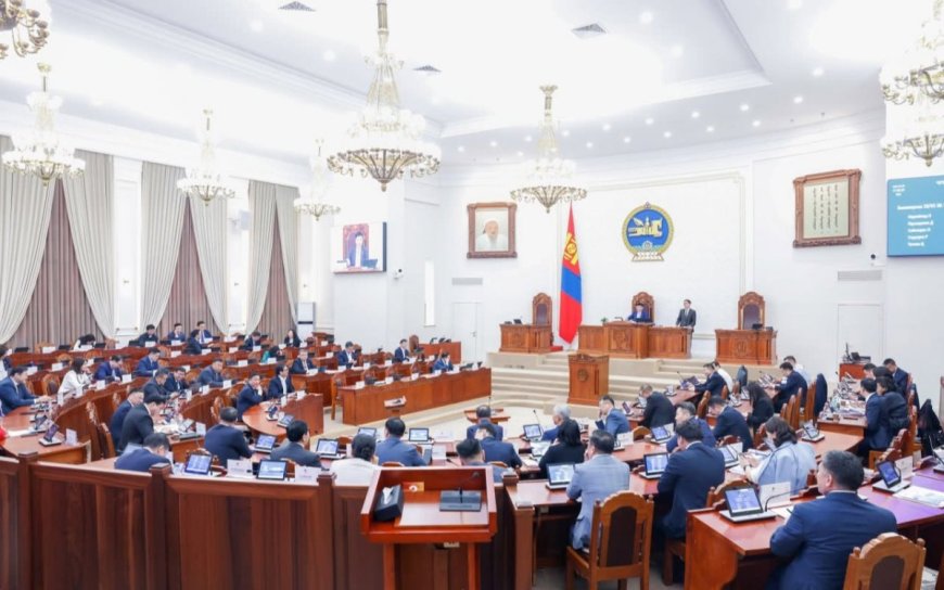 ПАРЛАМЕНТ ХАР ТАМХИНЫ ХЭРГИЙН ЯЛЫН БОДЛОГЫГ ЧАНГАТГАХ ХУУЛИЙГ ХЭЛЭЛЦЭЖ ЭХЛЭВ