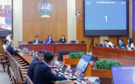 ӨБХ: ОРОН СУУЦНЫ ЗАХИАЛГЫН ГЭРЭЭГЭЭР ХОХИРСОН ИРГЭДИЙН АСУУДЛААРХ АЖЛЫН ХЭСГИЙН САНАЛ ДҮГНЭЛТИЙГ ХЭЛЭЛЦЭЖ, УЛСЫН ИХ ХУРЛЫН ТОГТООЛЫН ТӨСЛИЙГ ДЭМЖИВ