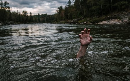 ТУУЛ ГОЛД 13 НАСТАЙ ХҮҮХЭД ЖИВЖ, ЭРЭН ХАЙХ АЖИЛЛАГАА ҮРГЭЛЖИЛЖ БАЙНА