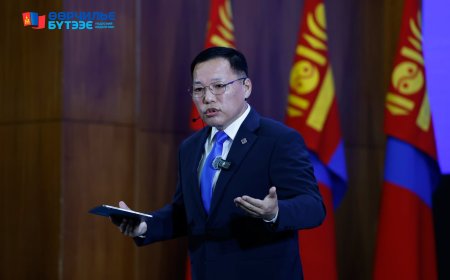 АРДЧИЛСАН НАМЫН УДИРДАХ АЖИЛТНЫ ЗӨВЛӨГӨӨН ӨНӨӨДӨР ТӨРИЙН ОРДОНД БОЛЖ, “ӨӨРЧЛӨЕ, БҮТЭЭЕ” ҮНДЭСНИЙ ХӨДӨЛГӨӨНИЙГ ОРОН ДАЯАР ЭХЛҮҮЛЖ БУЙГАА АЛБАН ЁСООР ЗАРЛАЛАА