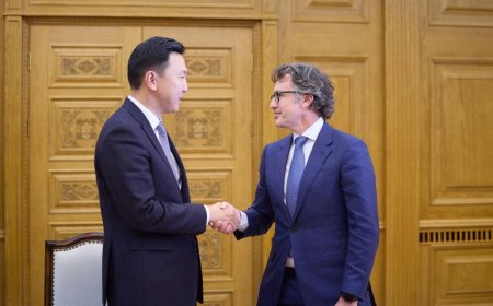ОЮУ ТОЛГОЙН ТӨСЛИЙН ЗАРДЛЫГ БУУРУУЛЖ, ИРЭХ ОНД НОГДОЛ АШИГ АВАХ АСУУДЛААР ТОХИРОЛЦЖЭЭ