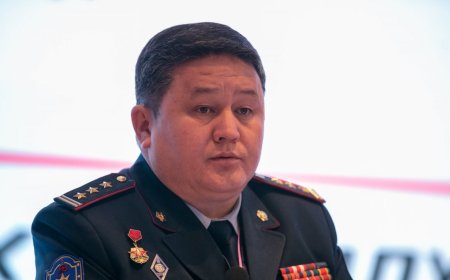 А.НАМСАМАНД: С.АМАРСАЙХАН САЙД ЖОЛООЧИЙНХОО ЭХНЭР БОЛОН ДҮҮГ ДАРГА БОЛГО ГЭХЭД НЬ БОЛГОСОН. ЗАРИМ ТОМИЛГООГ НЬ ХИЙХГҮЙ БАЙХААР СҮРДҮҮЛДЭГ