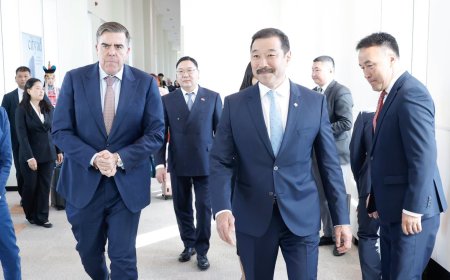 АВСТРАЛИЙН ХОЛБООНЫ УЛСЫН ПАРЛАМЕНТЫН ТӨЛӨӨЛӨГЧДИЙН ТАНХИМЫН ДАРГА МИЛТОН ДИК МОНГОЛ УЛСАД АЛБАН ЁСНЫ АЙЛЧЛАЛ ХИЙХЭЭР ХҮРЭЛЦЭН ИРЛЭЭ