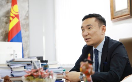 Ш.БАТБАЯР: ХҮРЭН БААВГАЙ БОЛ МОНГОЛ ОРНЫ БАЙГАЛИЙН ЭКОСИСТЕМИЙН ЧУХАЛ ХЭСЭГ. ҮҮНИЙГ ХАМГААЛАХ БОДЛОГООСОО УХРАХГҮЙ. ГЭХДЭЭ ХОВОР АМЬТАН ХАМГААЛНА ГЭДЭГ НЭРЭЭР ХҮНИЙ АМЬ НАСЫГ ЭРСДЭЛД ОРУУЛЖ БОЛОХГҮЙ