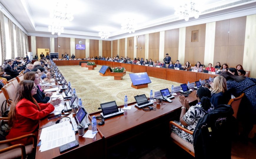 ДЭЛХИЙН ЭМЭГТЭЙ ПАРЛАМЕНТЧДЫН ЧУУЛГА УУЛЗАЛТААС ТАВАН ГОЛ АСУУДЛЫГ ТОДОРХОЙЛЖ, ДӨРВӨН ЧИГЛЭЛЭЭР ЗӨВЛӨМЖ ГАРГАЛАА