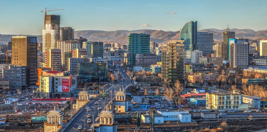 УЛААНБААТАРТ 4 ХЭМ ДУЛААН  БАЙНА